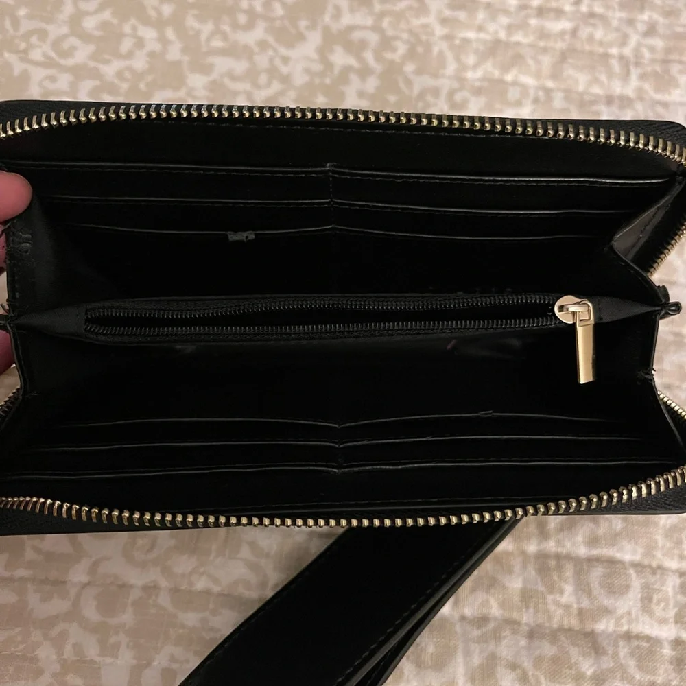 Kc Jagger wristlet - Picture 3 of 4